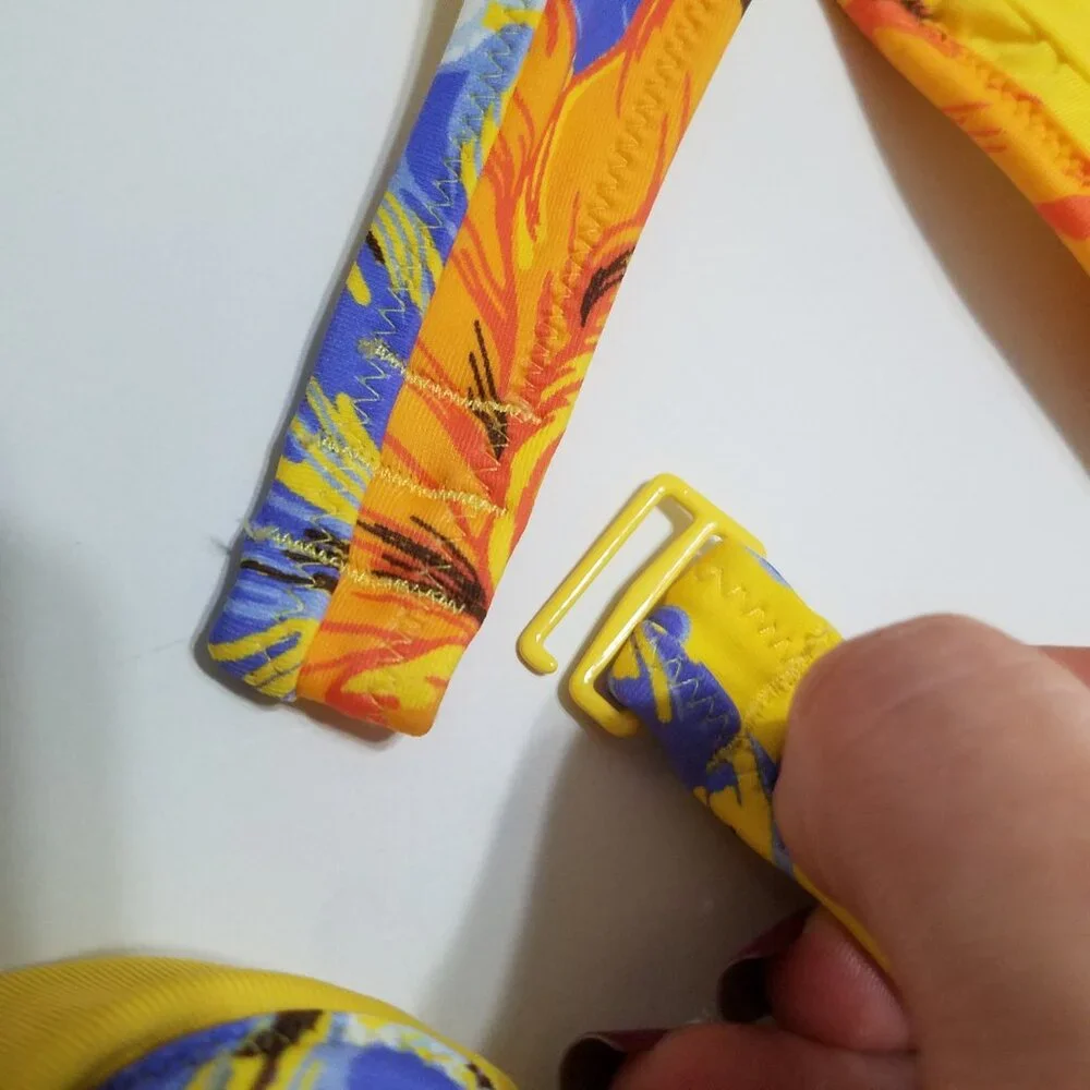 NWOT Aerie Floral Ruffle Halter Cut Out One Piece Swimsuit Size L - Picture 11 of 11